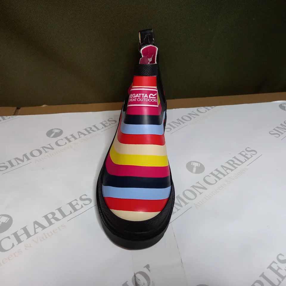REGATTA LADY HARPER BOOTS SIZE 4