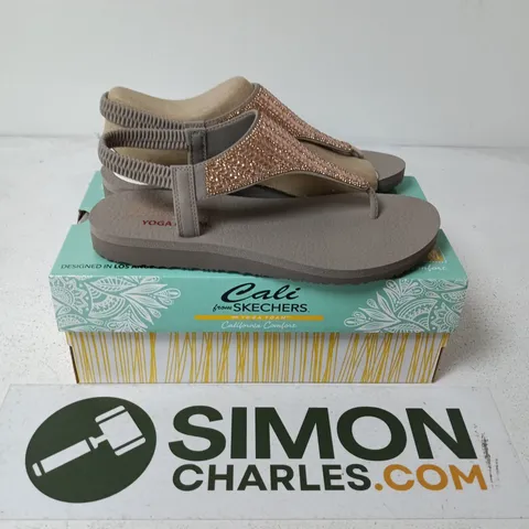 BOXED PAIR OF SKECHERS CALI SANDALS IN GREY - UK 6