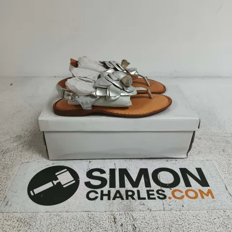 BOXED PAIR OF LEATHER COLLECTION OPEN SHOES IN SILVER - SIZE 4