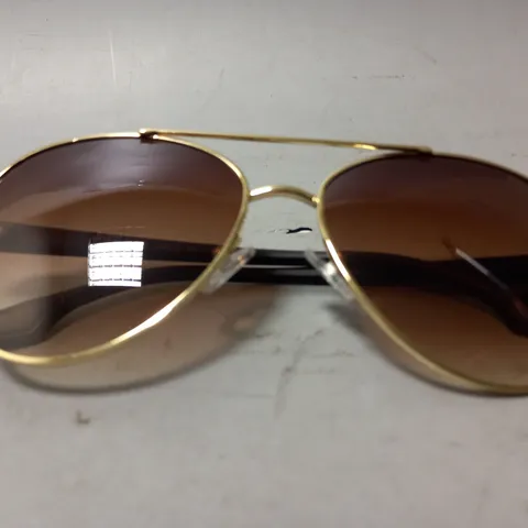 BOXED PRADA 4021 SUNGLASSES