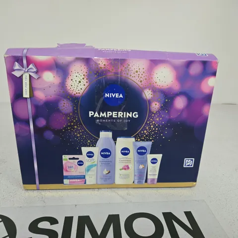 NIVEA PAMPERING GIFT SET 