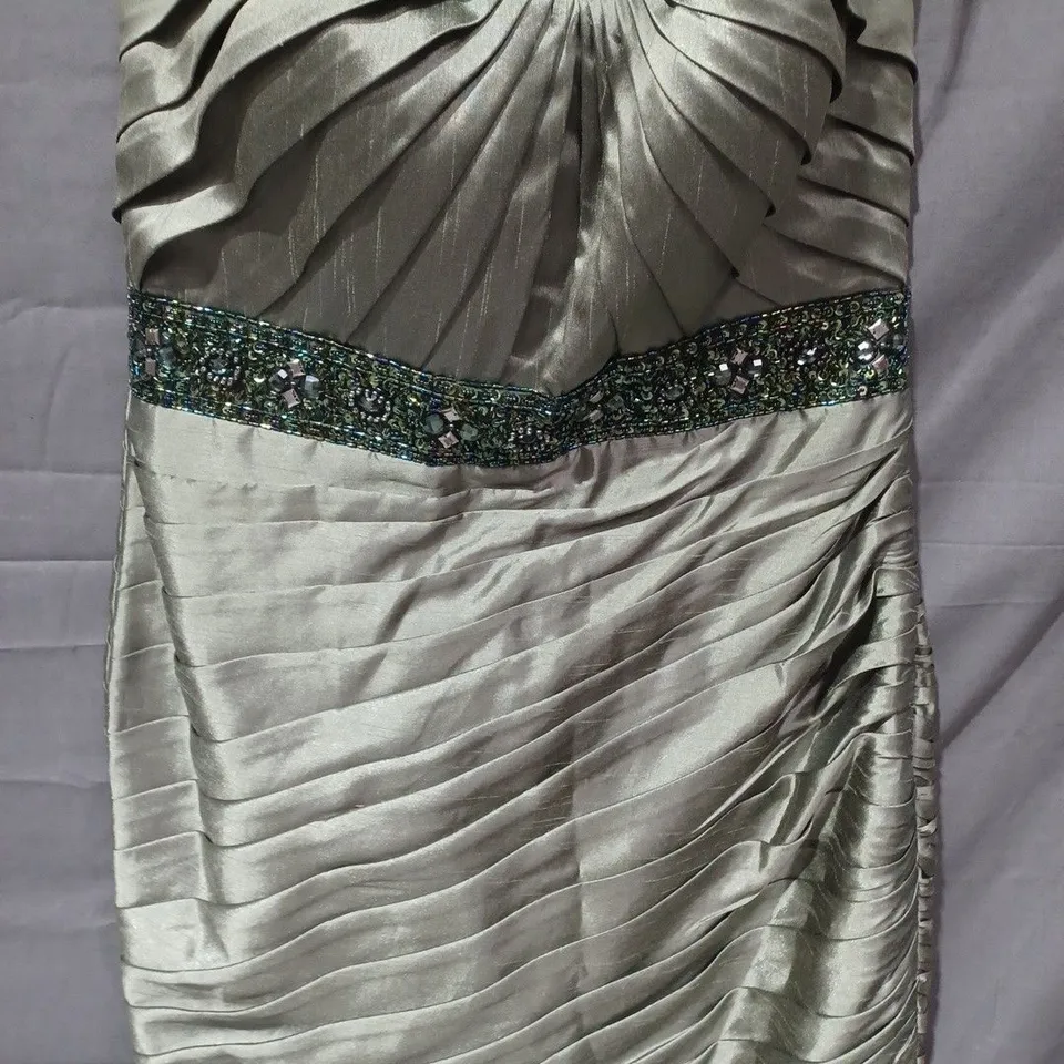 MASCARA POUR LE FEMME SEQUIN DETAIL RUCHED DRESS IN GREEN - SIZE 16/44