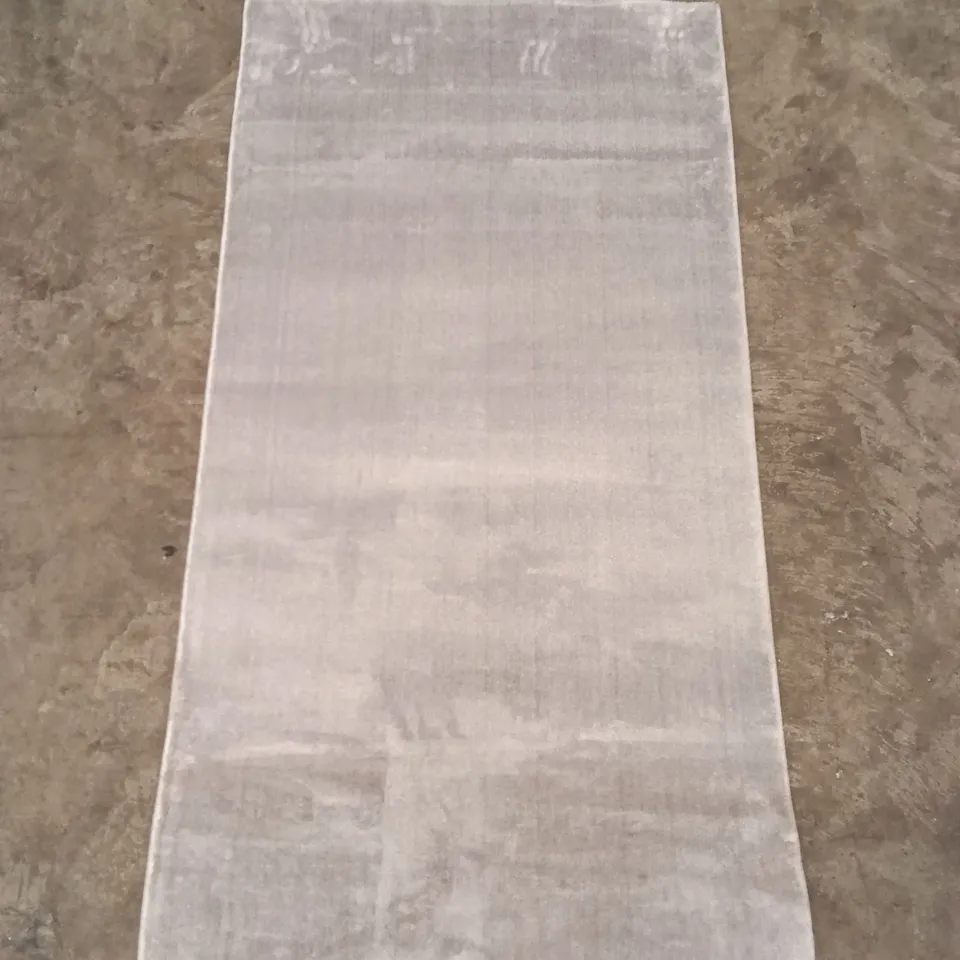 QUALITY DESIGN AREA RUG - APPROXIMATELY 146 cm x 76 cm