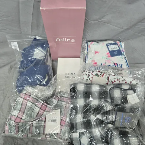 APPROXIMATELY 12 ASSORTED CLOTHING ITEMS IN VARIOUS COLOURS, SIZES, AND STYLES TO INCLUDE BRANDS SUCH AS FELINA, CYBERJAMMIES, PRIMADONNA, ETC