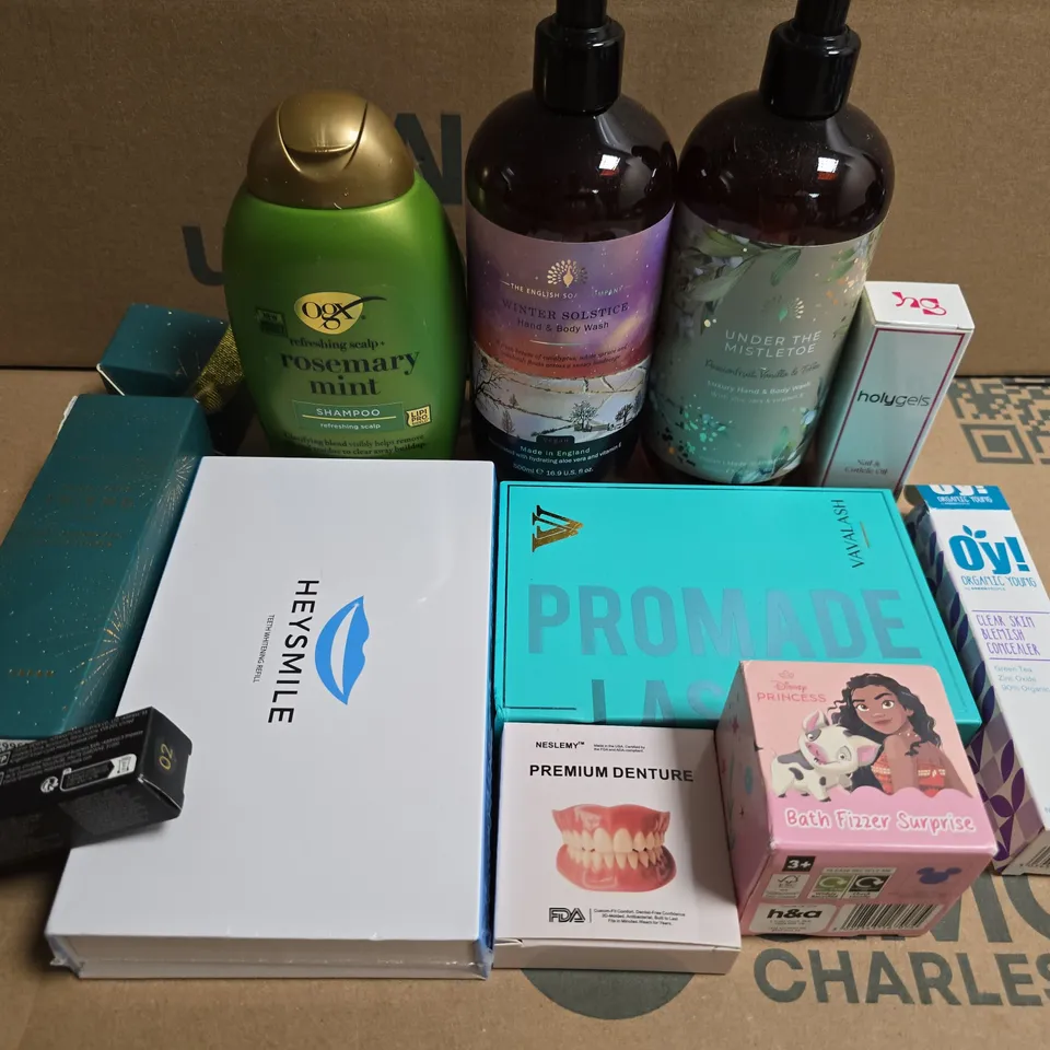 APPROXIMATELY 15 ASSORTED HEALTH & BEAUTY PRODUCTS TO INCLUDE BATH FIZZERS, DENTURES AND BATH WASH 