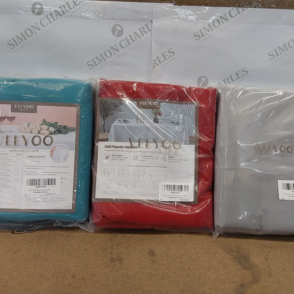LOT OF 3X BAGGED VEEYOO TABLECLOTHS - COLOURS AND SIZES VARY (1 ITEM)