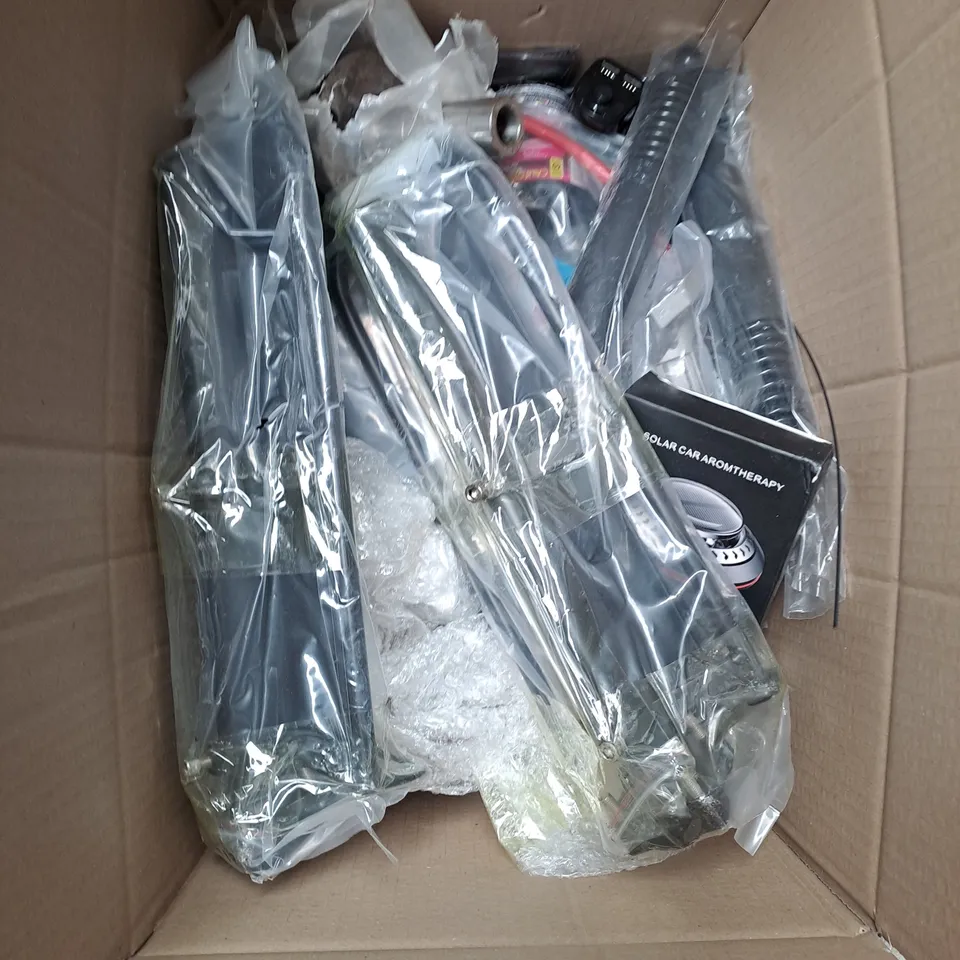 MEDIUM BOX OF ASSORTED AUTO PARTS TO INCLUDE AUTO HEATER FAN, SOLAR CAR AROMTHERAPY AND DEICER