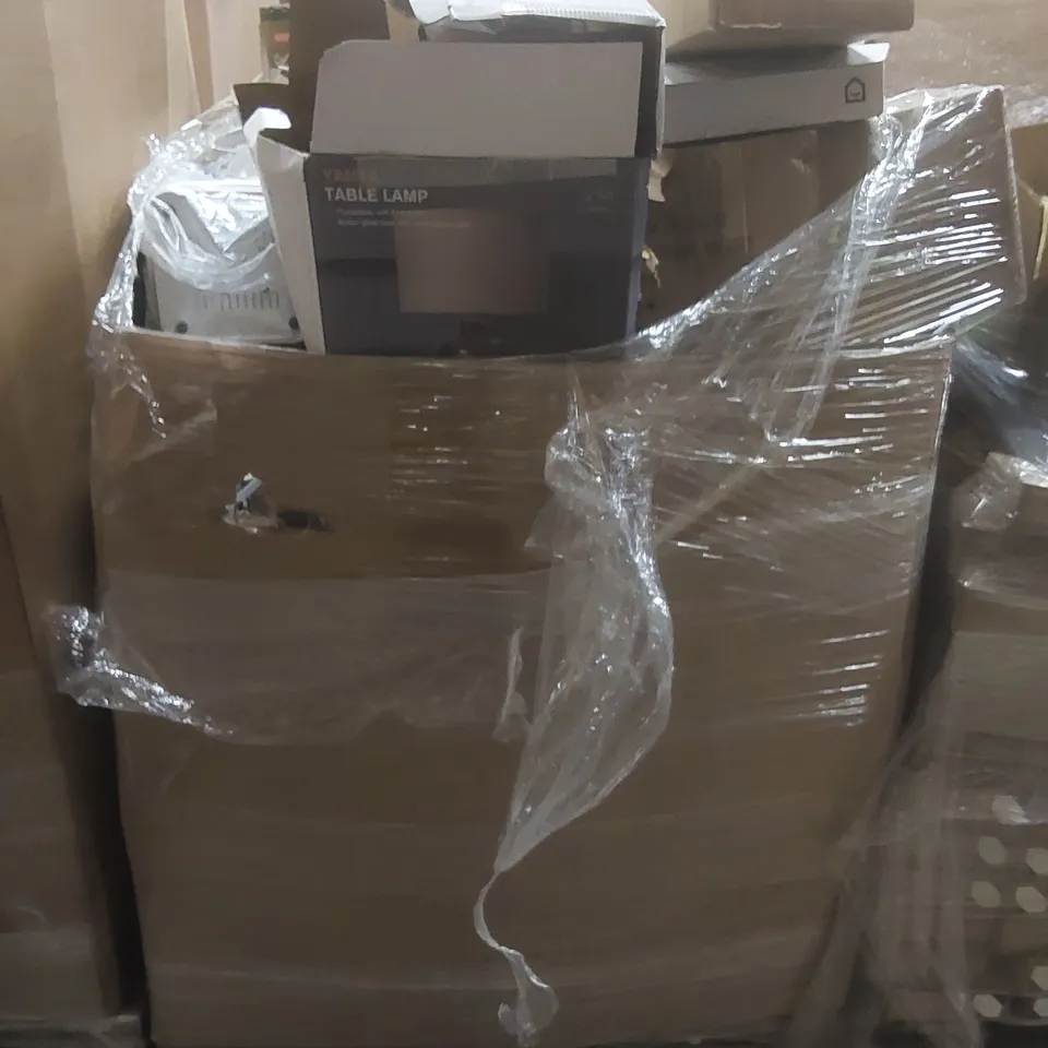 PALLET CONTAINING A VERY LARGE QUANTITY OF ASSORTED CONSUMER PRODUCTS INCLUDING: AIRFRYER, KETER STOOL, TAP, TABLE LAMP ECT