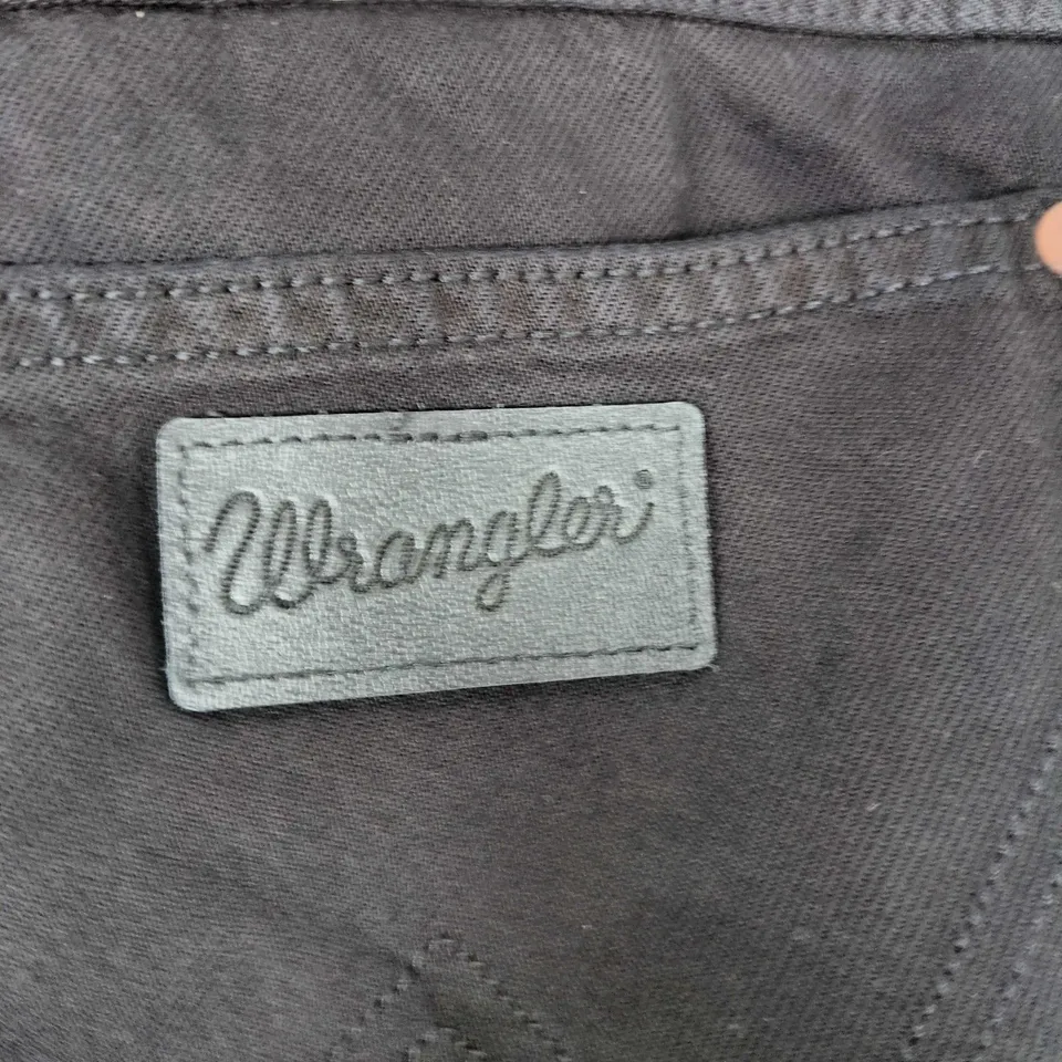 WRANGLER WORLD WIDE 661 MID RISE WIDE-LEG JEANS – MEN'S, WAIST 34, INSEAM 32