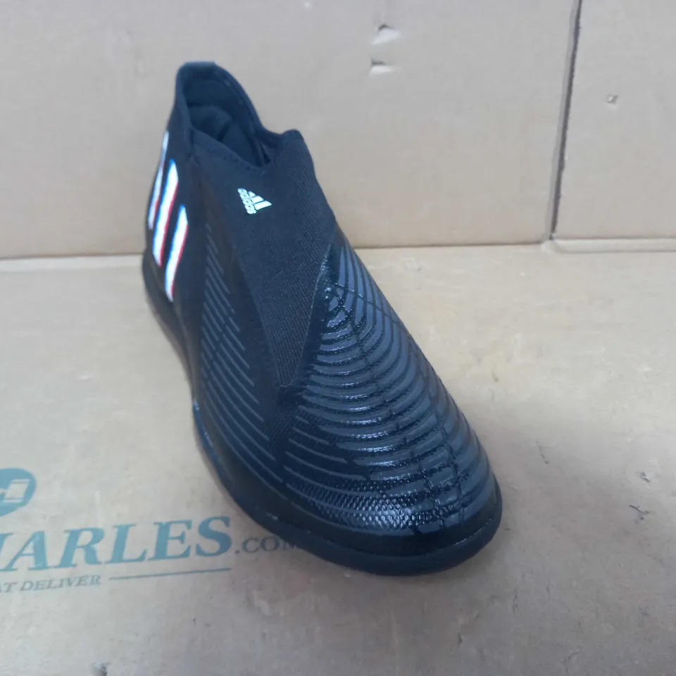 PAIR OF ADIDAS PREDATOR EDGE.3 LACELESS TURF FOOTBALL SHOES IN BLACK UK SIZE 10