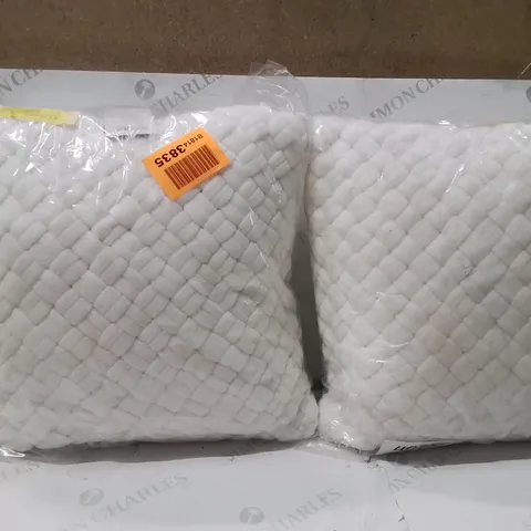 BRAND NEW SEALED SET OF 2 CHUNKY KNIT CUSHION FILLER WHITE