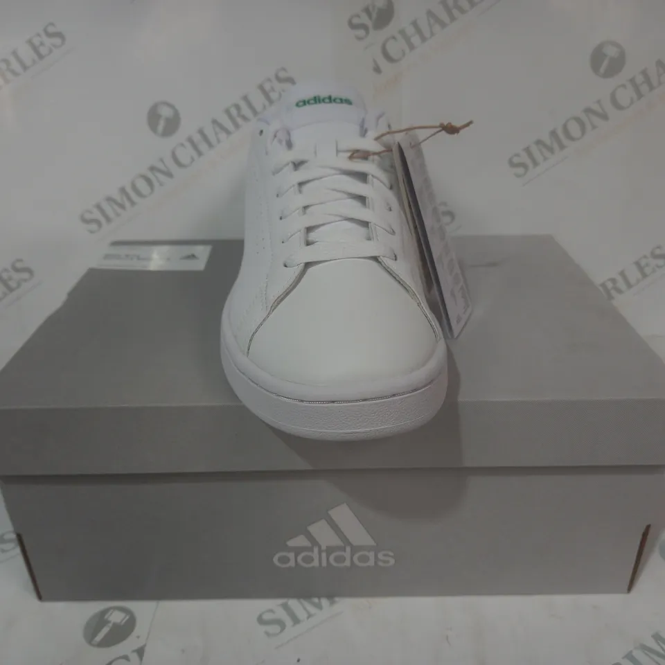 BOXED PAIR OF ADIDAS ADVANTAGE SHOES IN WHITE/GREEN UK SIZE 6.5
