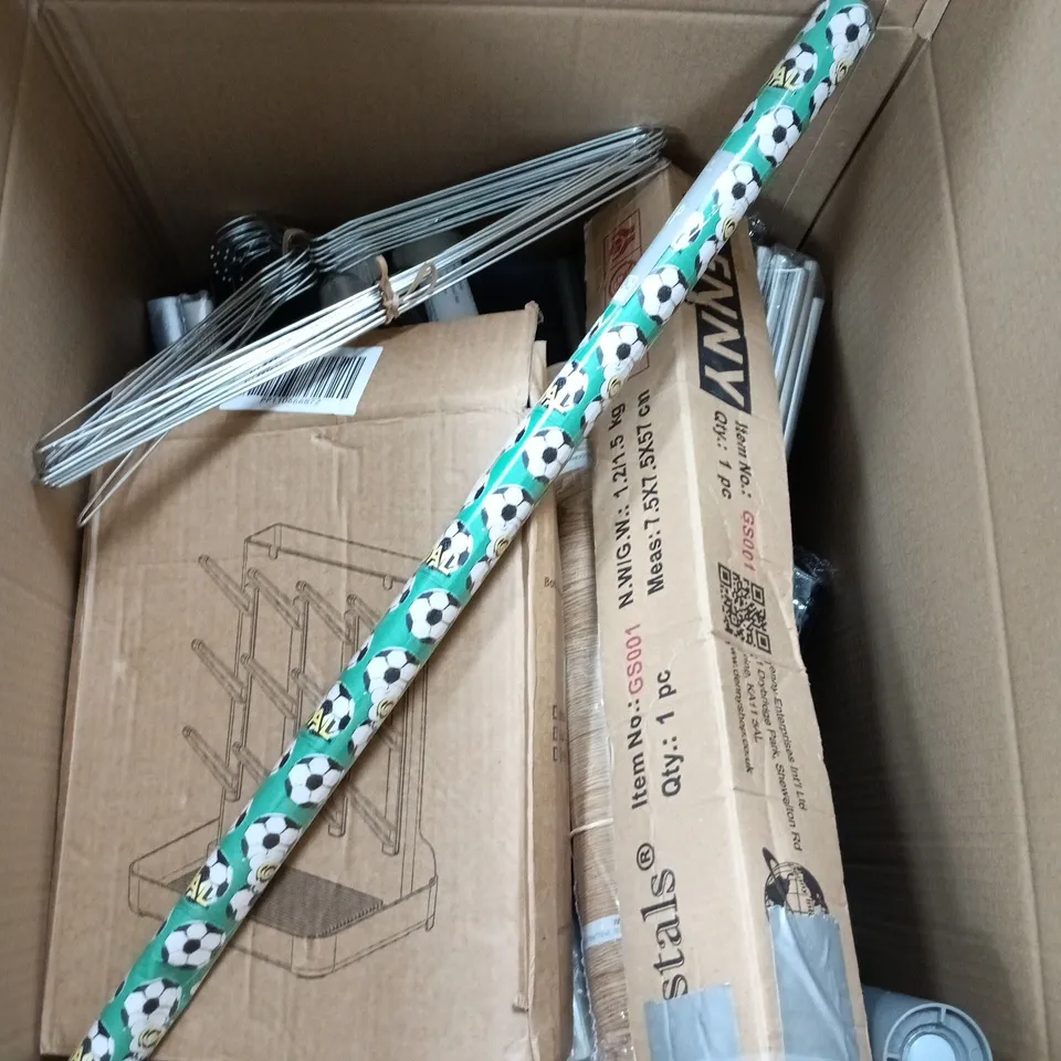 BOX OF APPROXIMATELY 10 ASSORTED ITEMS INCLUDING DENNY GROUND SPIKE, COAT HANGERS AND JUST TO SAY 3 METERS GIFT WRAP