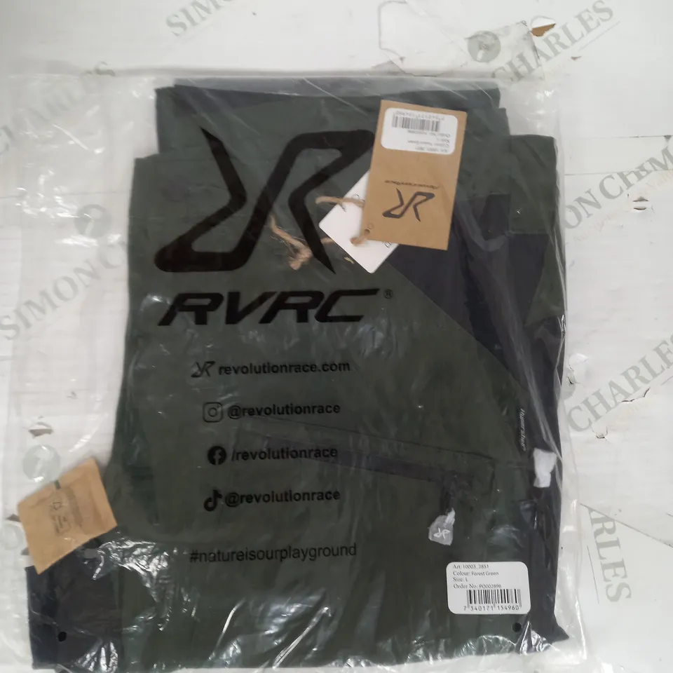 REVOLUTION RACE TROUSERS IN FOREST GREEN SIZE L
