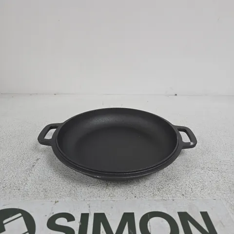 CAST IRON FRYING PAN WITH TWIN SIDE HANDLES