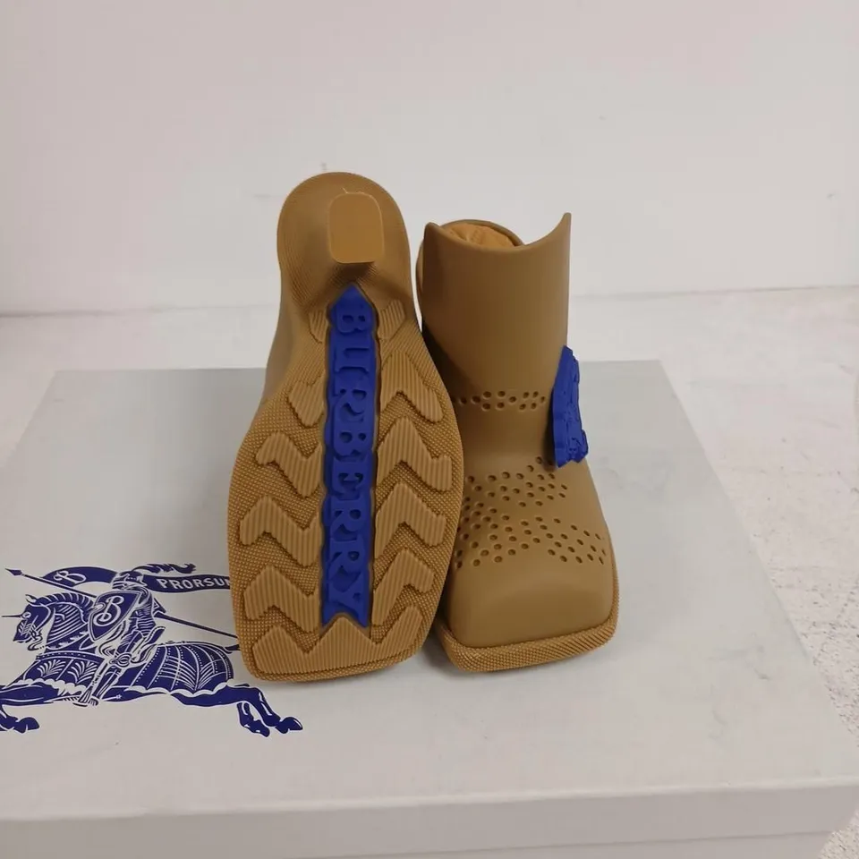 BURBERRY RUBBER MULE ON RUBBER SOLE – BEIGE, UK 2 (EU 35)