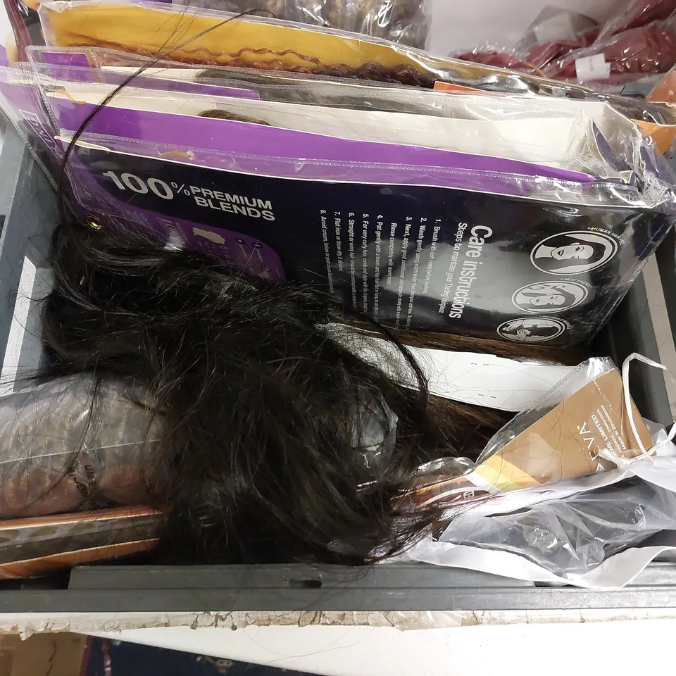 BOX OF APPROX 10 ITEMS TO INCLUDE ASSORTED HAIR EXTENSION AND CLIPS IN VARIOUS COLOURS AND STYLES