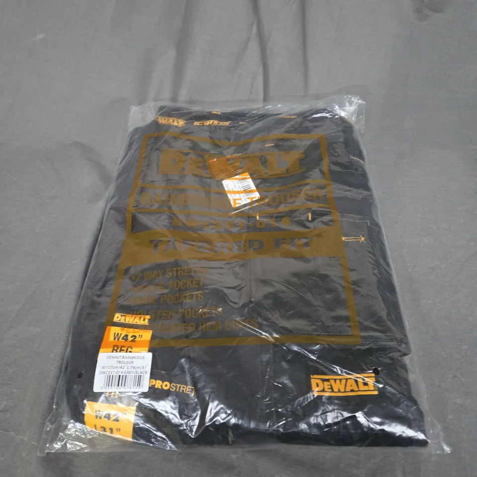 BAGGED DEWALT BAINRIDGE WORK TROUSERS SIZE W42"