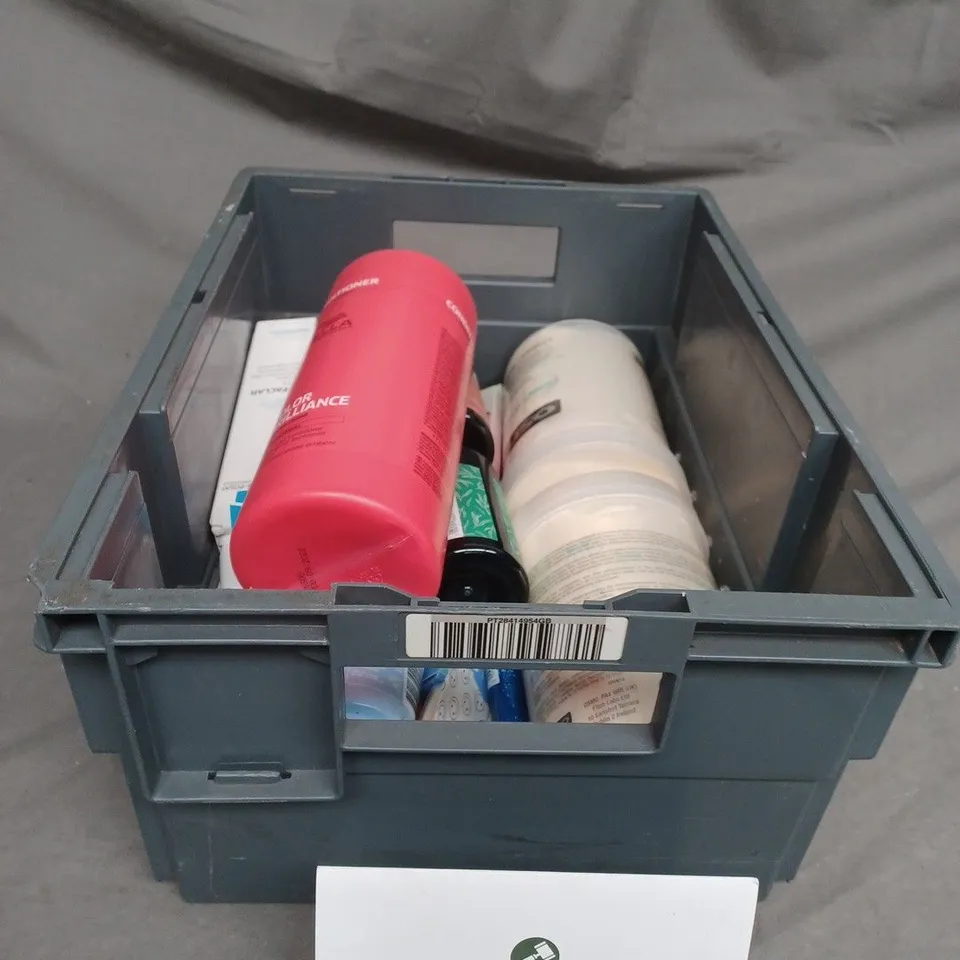 TOTE OF ASSORTED COSMETIC ITEMS TOO INCLUDE , CONDITIONER, FACIAL WASH ,  ETC 