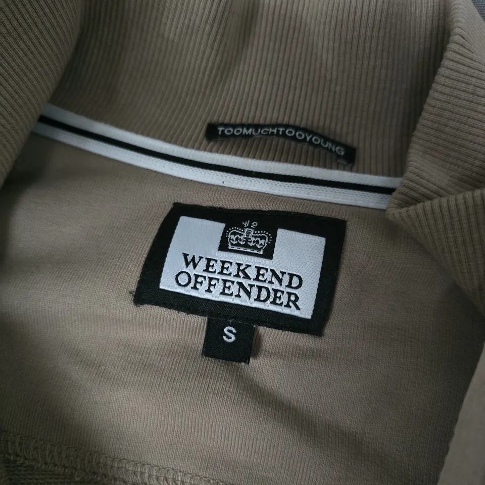 WEEKEND OFFENDER LONG SLEEVE 1/4 ZIP IN TAUPE - SMALL