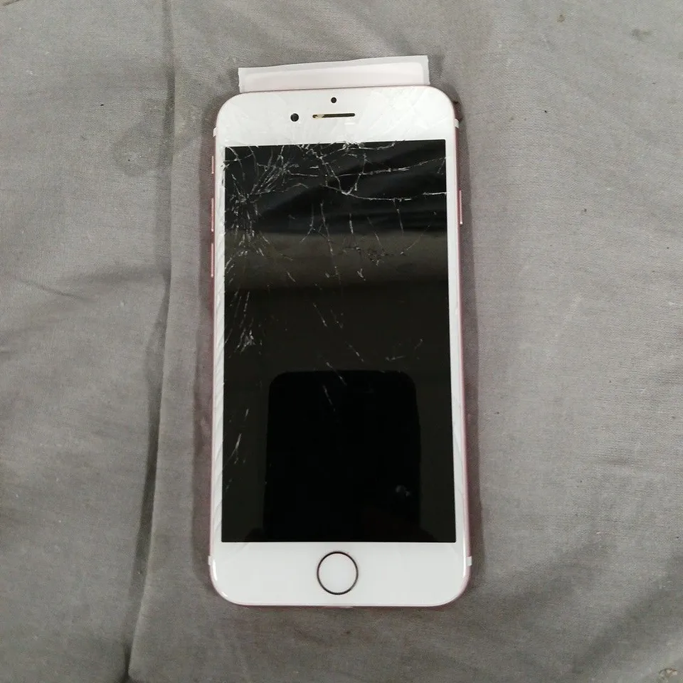 APPLE IPHONE 7 UNLOCKED – ROSE GOLD, 128GB, CRACKED SCREEN