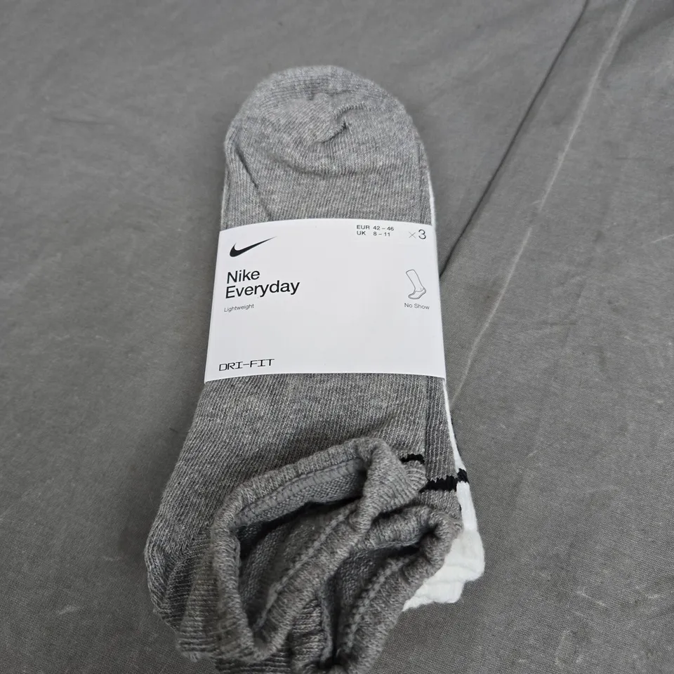 NIKE EVERYDAY LIGHTWEIGHT ANKLE SOCKS - X3 - SIZE 8-11