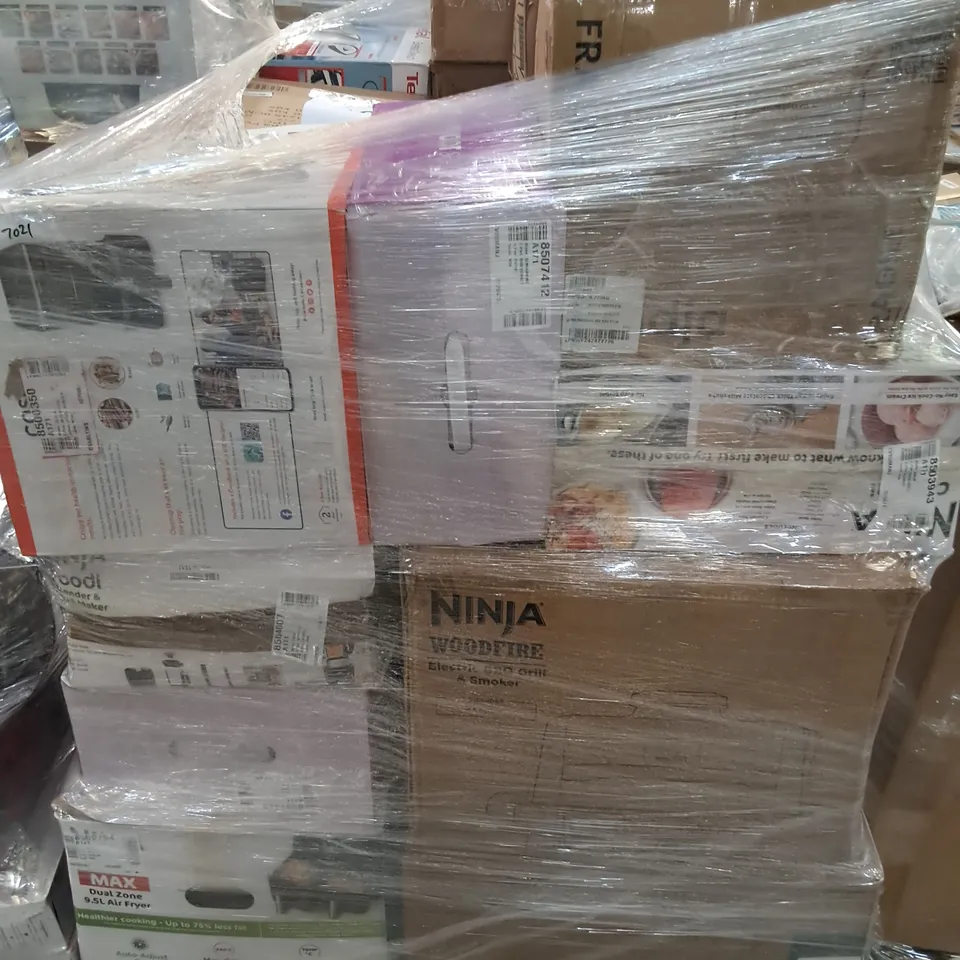 PALLET OF APPROXIMATELY 25 UNPROCESSED RAW RETURN HOUSEHOLD AND ELECTRICAL GOODS TO INCLUDE;