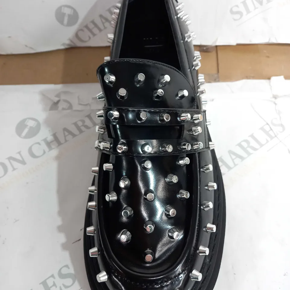 ASOS DESIGN MODIFIER STUDDED LOAFERS, BLACK - SIZE 8