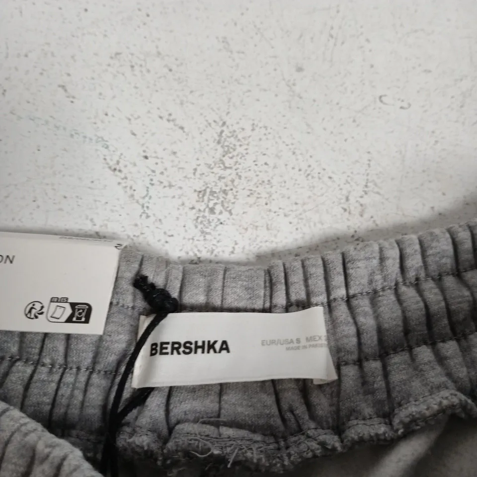 BERSHKA GREY SWEATPANTS – SIZE S
