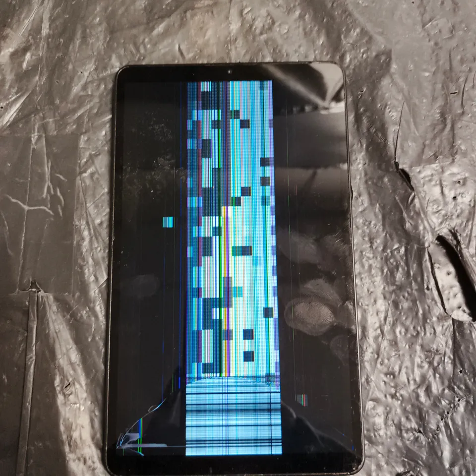 SAMSUNG GALAXY TABLET – SILVER, DAMAGED LCD WITH VERTICAL COLOUR BARS - MODEL UNSPECIFIED