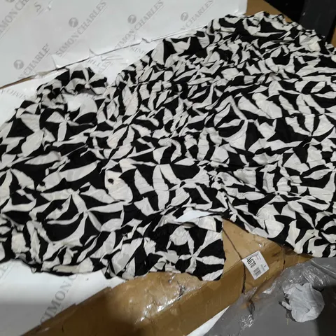 MASAI NAYA MONOCHROME DRESS SIZE L