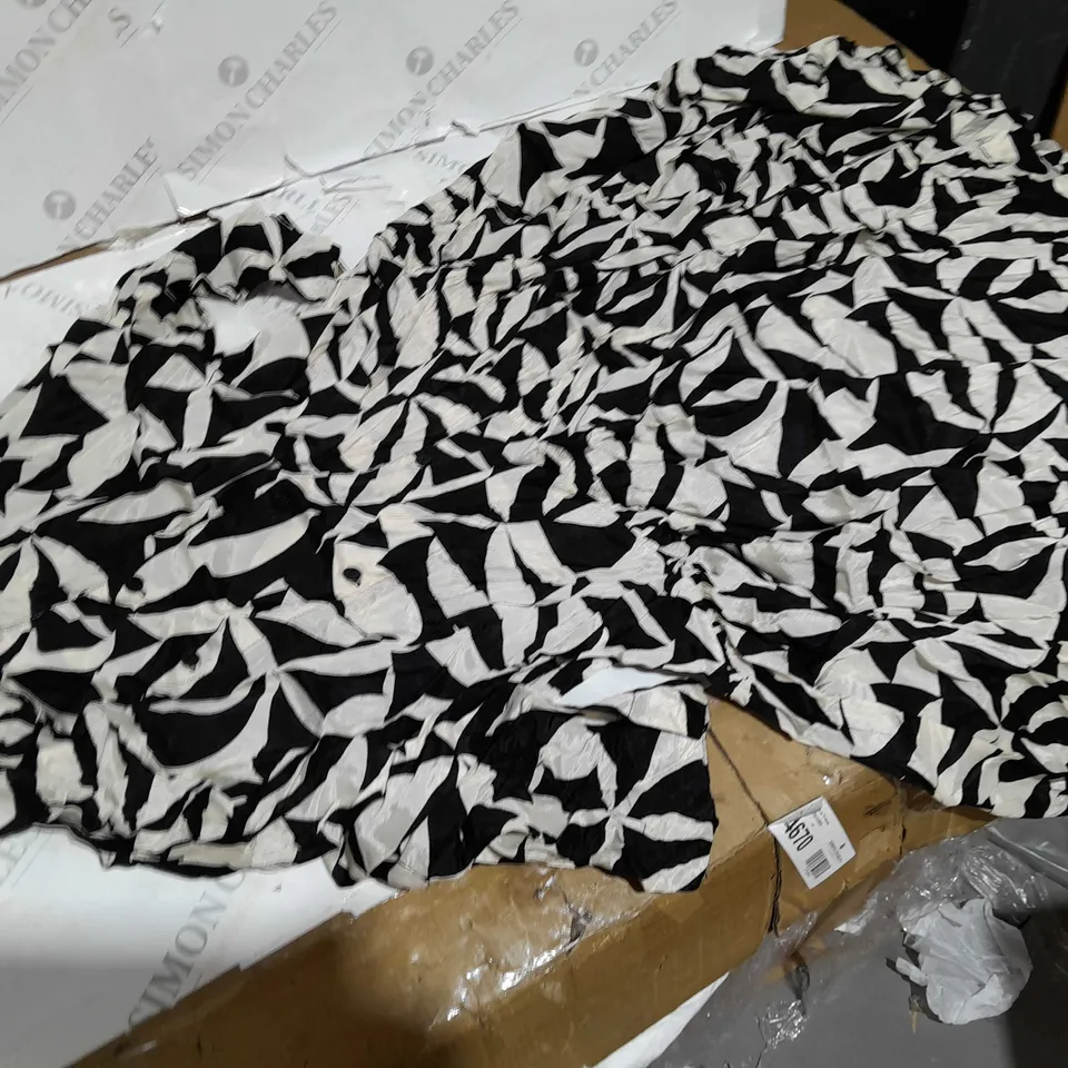 MASAI NAYA MONOCHROME DRESS SIZE L