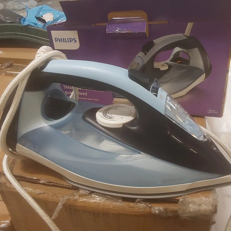 BOXED PHILIPS AZUR STEAM IRON 7000 SERIES