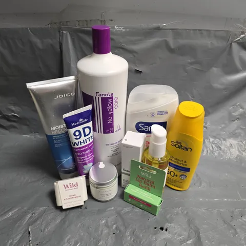 APPROXIMATEY 20 ASSORTED HEALTH AND BEAUTY PRODUCTS TO INCLUDE - SANEX SHOWER GEL - THE ORDINARY SALICYLIC ACID 2% SOLUTION - SOLTAN SUNCARE LOTION - ETC