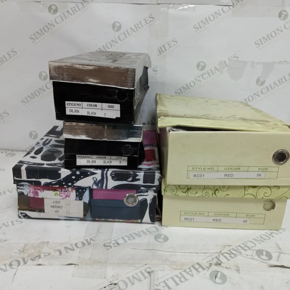 5 BOXED PAIRS OF SHOES TO INCLUDE SINLY WEDGE SHOES SIZE 36, KELSI LOAFERS SIZE 7, BESTINN KNEE-HIGH BOOTS SIZE 40 
