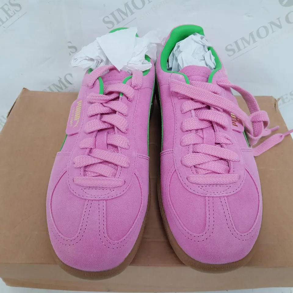 BOXED PAIR OF PUMA PALERMO SPECIAL SNEAKERS IN PINK/GREEN - UK 6