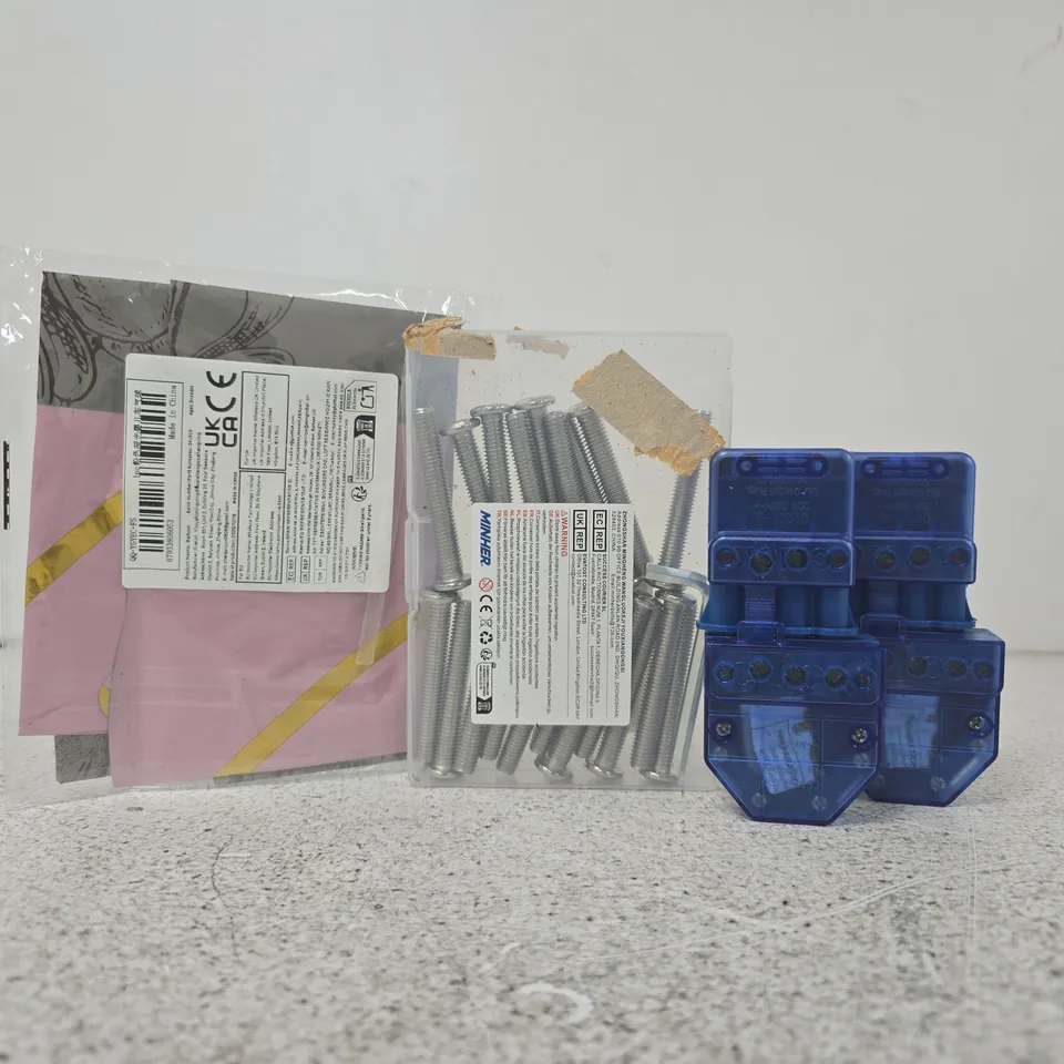 APPROXIMATELY 10 ASSORTED HOUSEHOLD ITEMS TO INCLUDE 20A 4-PIN CONNECTOR, ETC