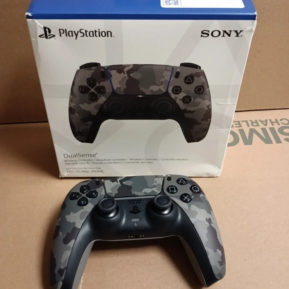 PLAYSTATION 5 DUALSENSE WIRELESS CONTROLLER – CAMOUFLAGE FINISH