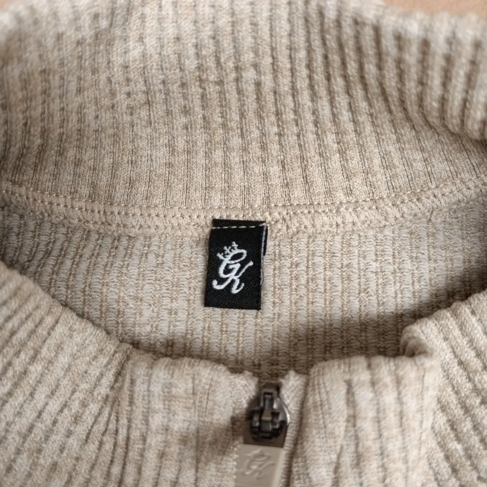 GYM KING BEIGE RIBBED KNIT ZIP-NECK TOP – CROPPED 