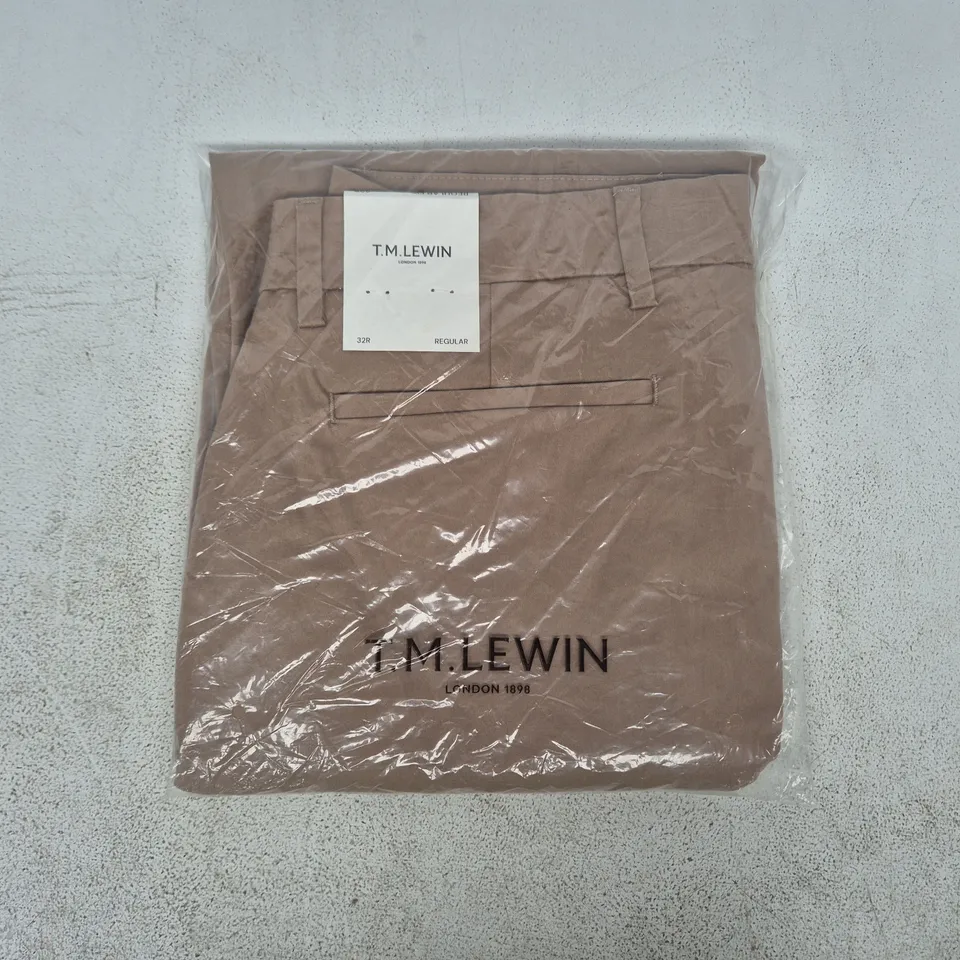 BAGGED T.M. LEWSIN REDDICK LIGHTWEIGHT REGULAR CHINOS IN SAND SIZE 32R