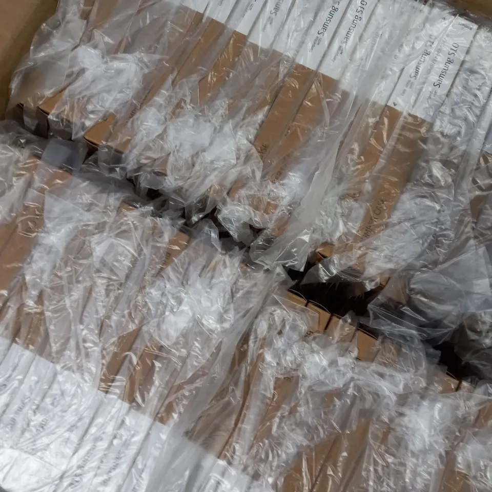 APPROXIMATELY 100 BRAND NEW BOXED AND SEALED GROOV-E TPU EDGE BLACK BUMPER CASE GV-MP070 COMPATIBLE WITH SAMSUNG S10 INCLUDES SHOCKPROOF PROTECTION, SCRATCH PROTECTION, WIRELESS CHARGING SUPPORT ETC.