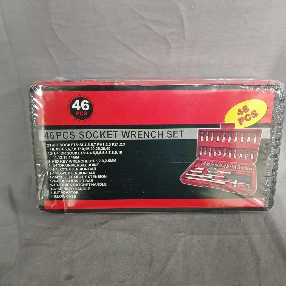 46-PIECE SOCKET WRENCH SET