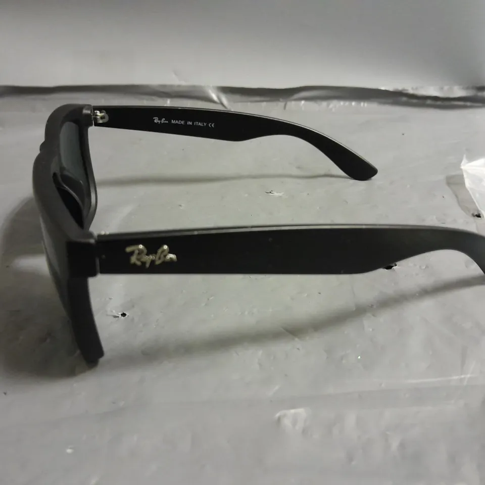 PAIR OF RAY BAN ALL BLACK GLASSES WITH G-15 LENS IN CASE