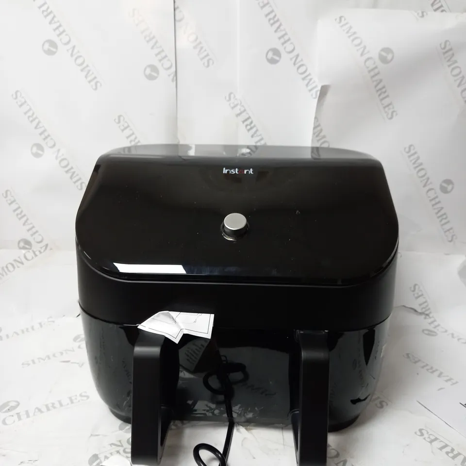 BOXED INSTANT VORTEX PLUS VERSAZONE AIR FRYER 