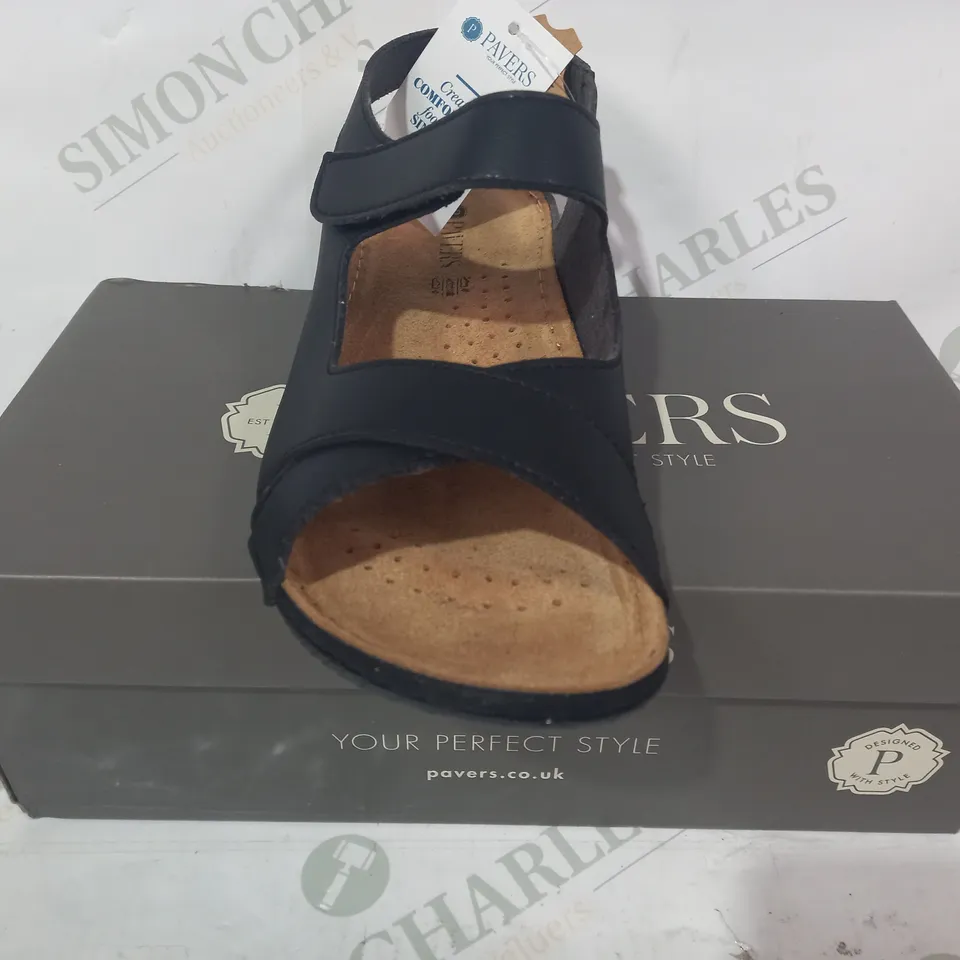 BOXED PAIR OF PAVERS OPEN TOE SANDALS IN BLACK EU SIZE 37