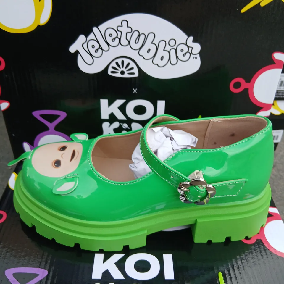 TELETUBBIES X KOI KIDZ GREEN KIDS' MARY JANES DIPSY SHOES – UK SIZE 3