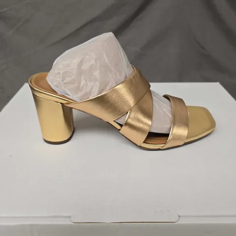 PAIR OF VIONIC NAPA MULE HEEL SHOES - 6.5