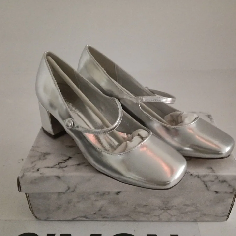 XY LONDON SILVER METALLIC WOMENS SHOES UK 6 BOXED