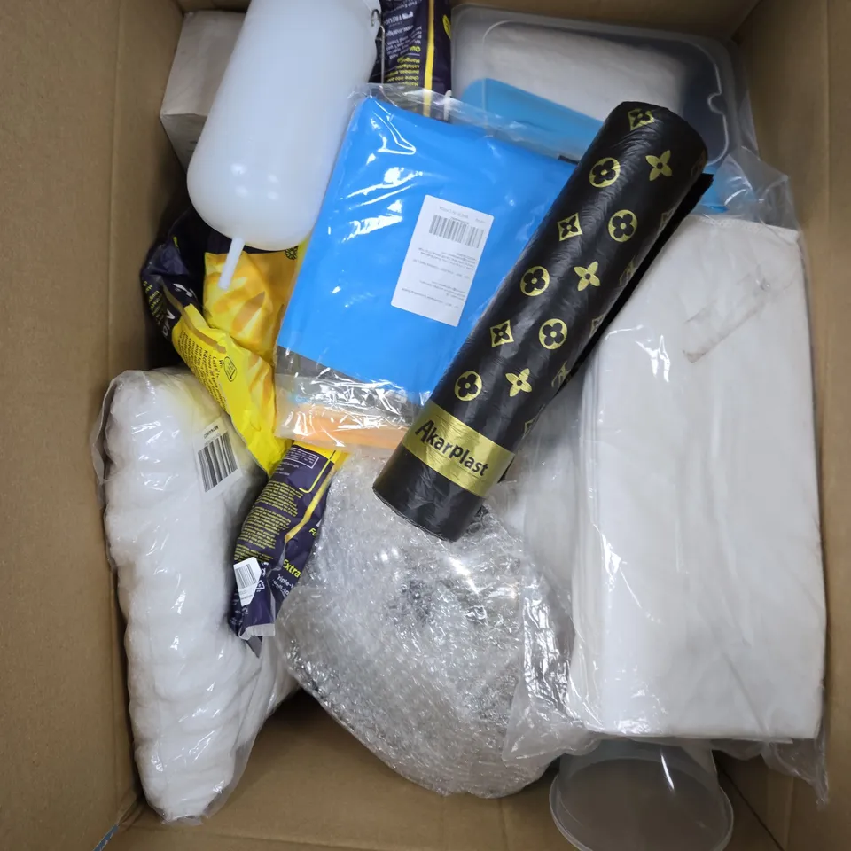 APPROXIMATELY 15 ASSORTED HOUSEHOLD PRODUCTS TO INCLUDE CLEANING GLOVES, BIN BAGS, TOWELS ETC 