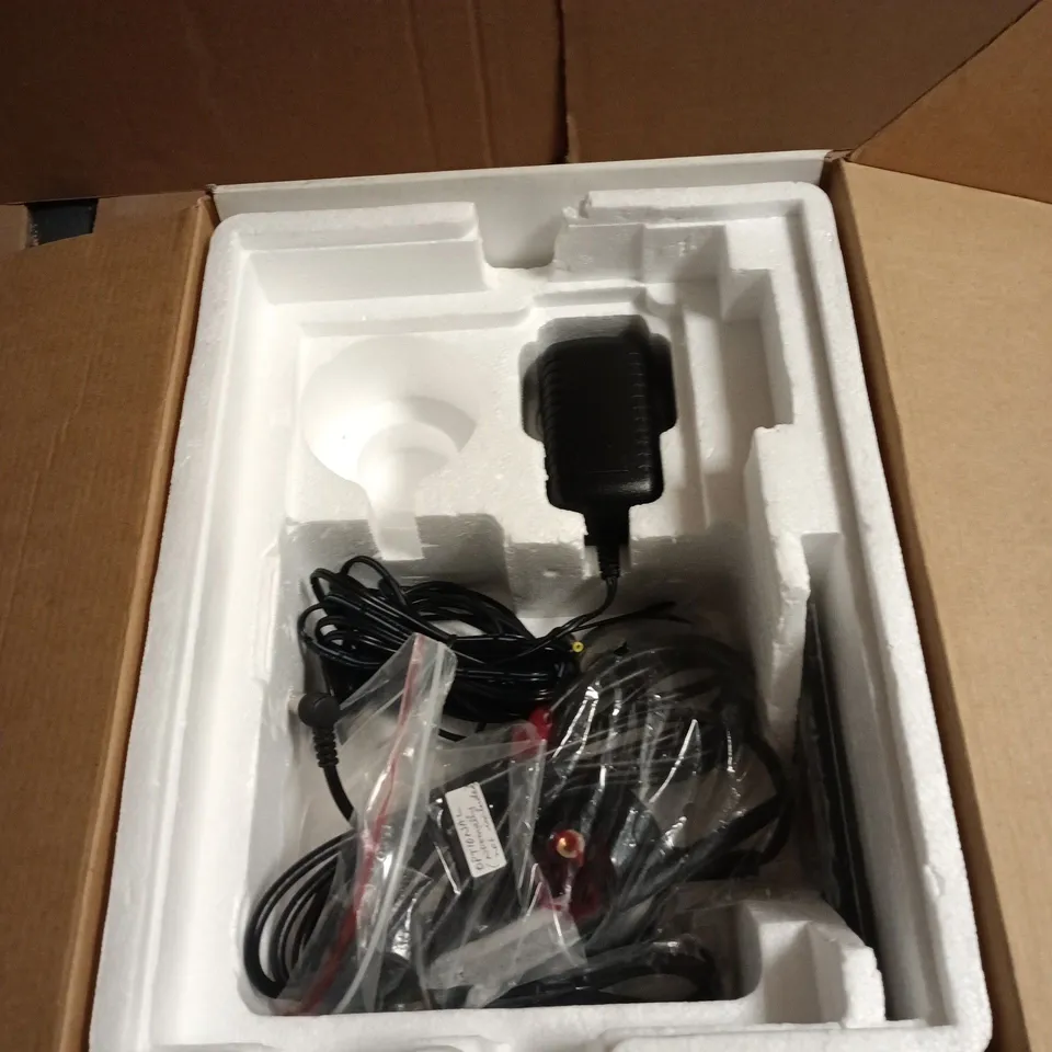 9" TFT LCD COLOUR TV WITH BUILT IN DVBT BOXED WITH MANUAL AND ACCESSORIES